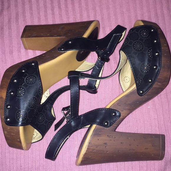 Chunk Heels - Picture 1 of 3